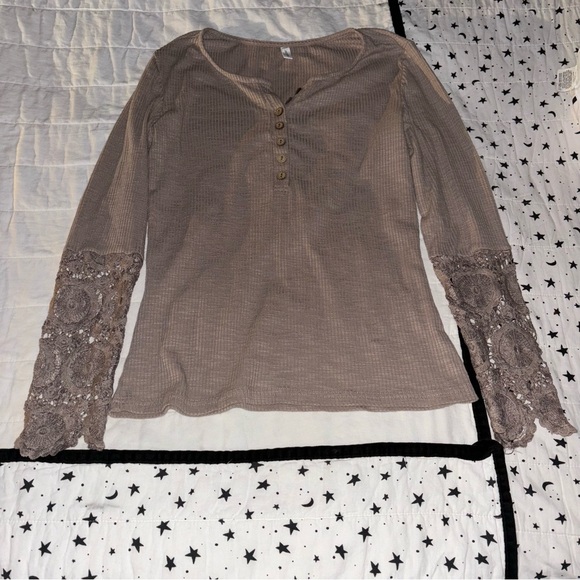 Kancystore brown long sleeve shirt with lace sleeves. Size M. - Picture 1 of 6